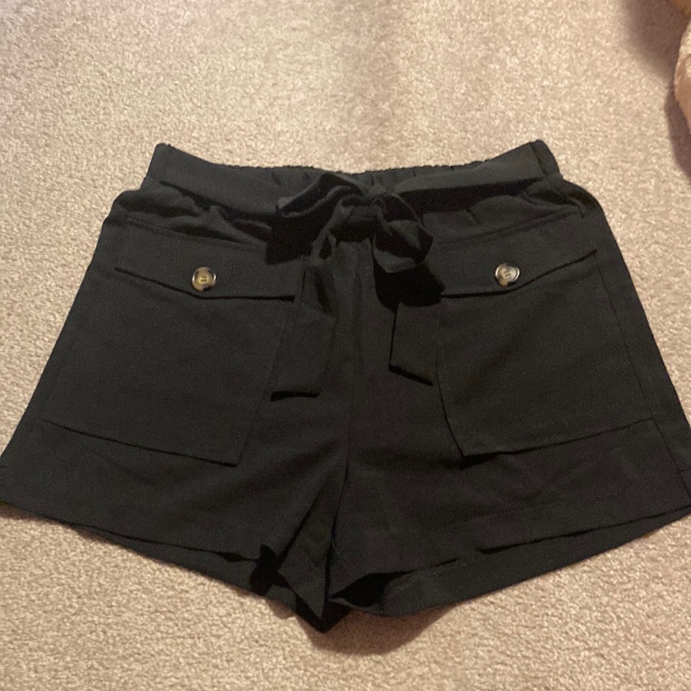 Black shorts with pockets